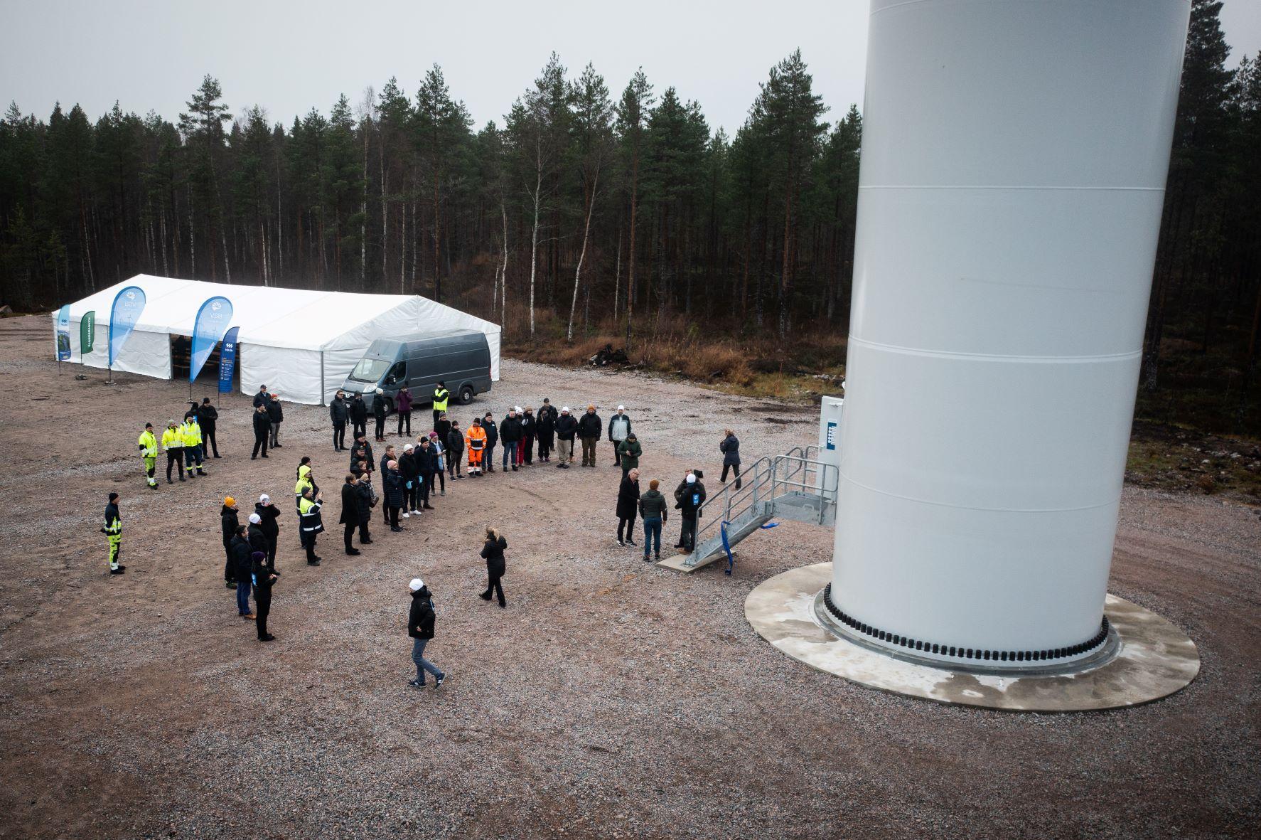 Ålandsbanken - Juurakko vindpark startade framgångsrikt regelbunden vindproduktion